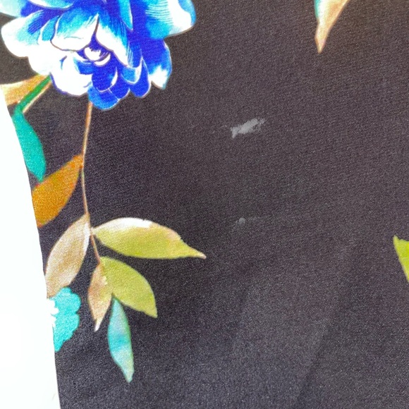 Johnny Was 100% Sill Black Floral Crewneck Short Sleeved Tee - Picture 16 of 16